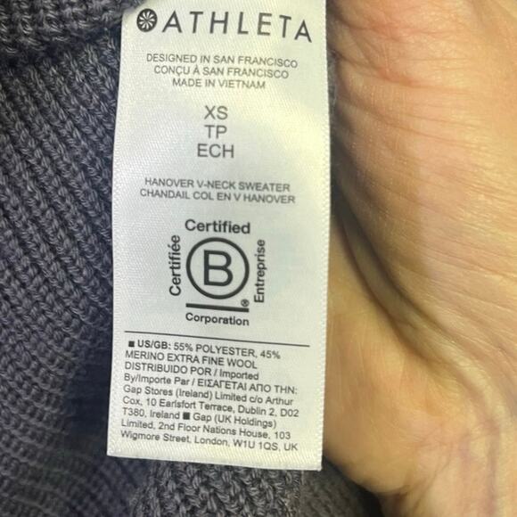 Athleta Hanover Refined V-Neck Sweater Fine Merino Wool Dusk Violet Sz Small - Picture 9 of 10